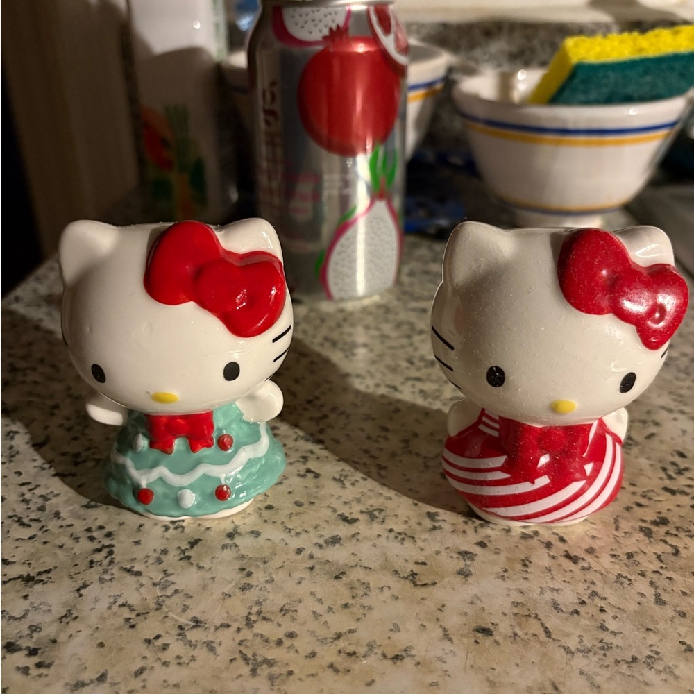 Hello Kitty holiday Salt and Pepper Shakers